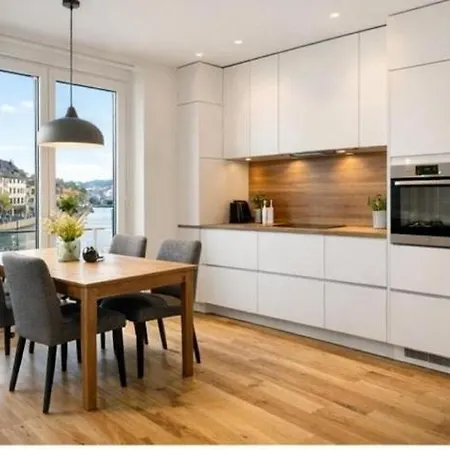With Bathroom And Access To Kitchen * Zurich